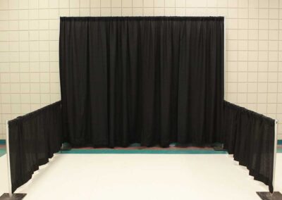 Event booth - 10x10 - Black draping